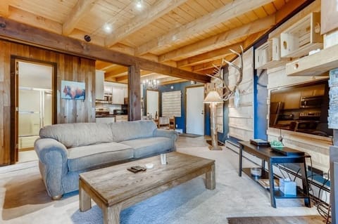 Condo, 2 Bedrooms | Living area | Smart TV
