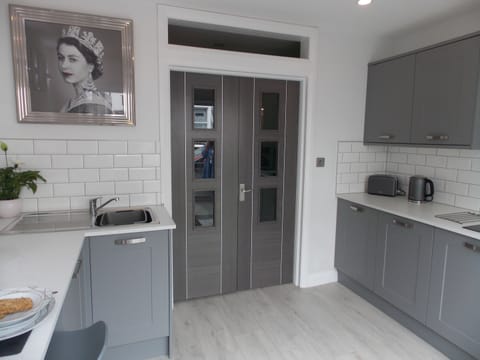 Apartment, Private Bathroom | Shared kitchen