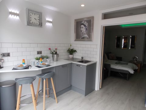 Apartment, Private Bathroom | Shared kitchen