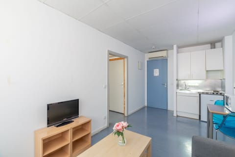 Superior Studio, 2 Twin Beds | Living area