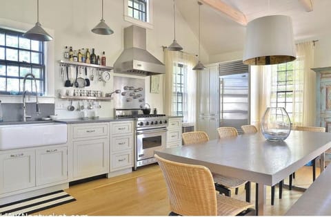 Fully-equipped kitchen
