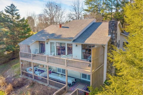 Lots of room to relax with views of the lake across a gently sloping lawn!