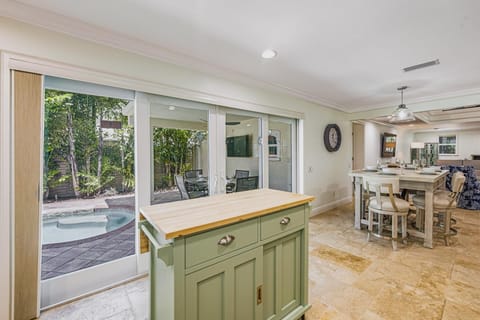 Kitchen w/patio and pool access