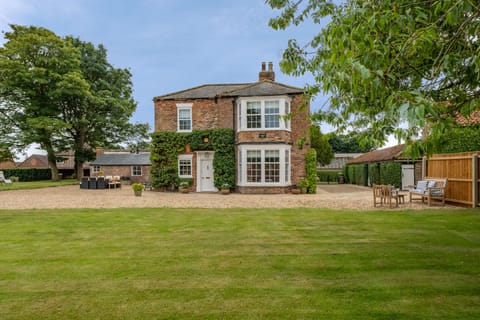 Manor House,  Beeford: Located just a short drive from Yorkshire's east coast, within easy reach to Beverley and it's surrounding area