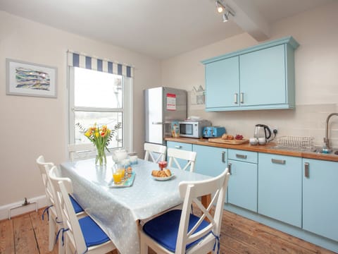 Kitchen/diner | The Lookout, Salcombe