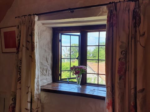 Double bedroom | Midelney Music Room, Midelney