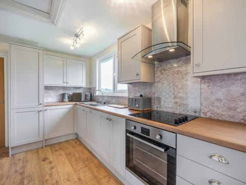 Kitchen | Meadowcroft, Hundred House, near Llandrindod Wells