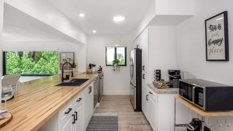 Fully equipped kitchen