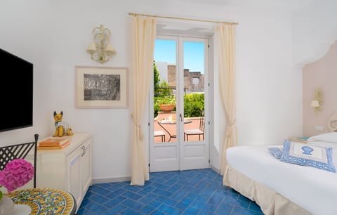 Deluxe Double Room, Balcony, Garden View | Frette Italian sheets, premium bedding, down comforters, pillowtop beds