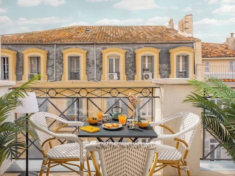 Appartement Duplex Terrasse - 1 chambre, located 300m from the hotel | Terrace/patio