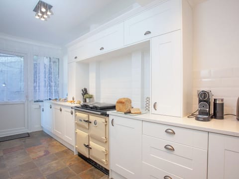 Kitchen | Bian Bosdinek, Mevagissey