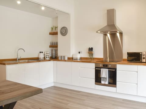 Kitchen/diner | Redstones Cottage, Greasby, Wirral