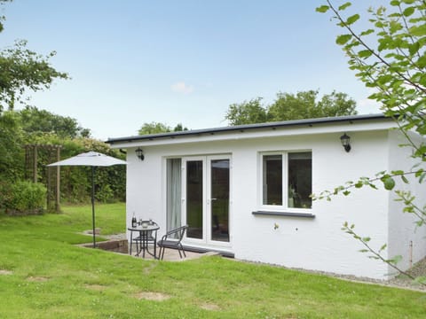 Exterior | Llain Cottage, Cross Inn