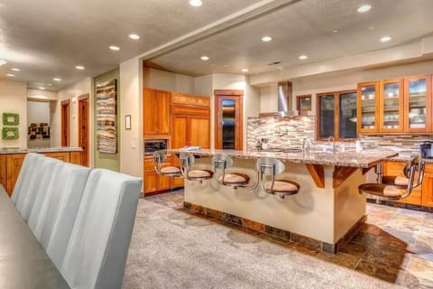 Kitchen Seating for 6