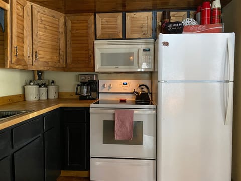 Fully equipped kitchen area