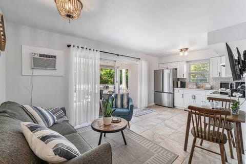 08dd4a00-7379-430b-9d18-ccb3b7ce73f1