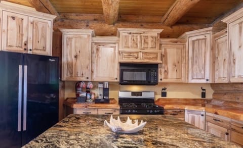 Coffee station with a Keurig. A standard coffee machine is also available.  