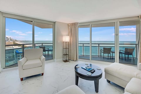 Stylish Living Room w/ Amazing Views 🌊✨
