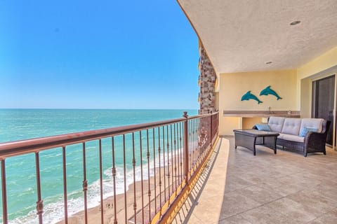 PATIO 
WEST VIEW