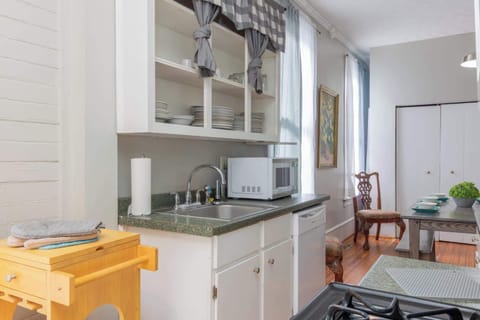 Front Unit - Kitchen