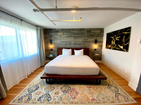 Room, 1 King Bed | Free WiFi, bed sheets