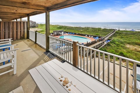 Surf-or-Sound-Realty-974-Margaritavilla-Deck-View-2