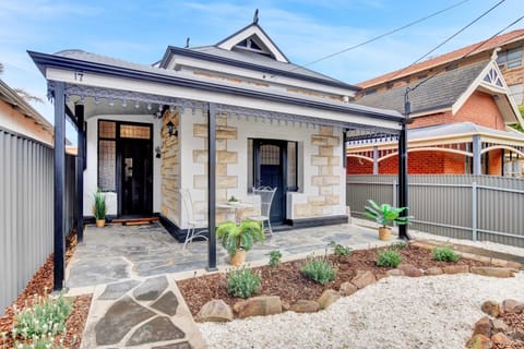 Cottage Frontage
