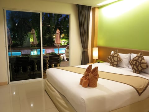 Deluxe Room, Poolside | Children's theme room