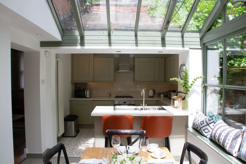 Luxury Cottage, Private Bathroom, Canal View | Shared kitchen