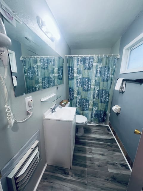 Shower, free toiletries, hair dryer, towels