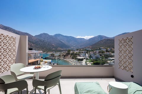 Deluxe Studio, Sea View | Terrace/patio