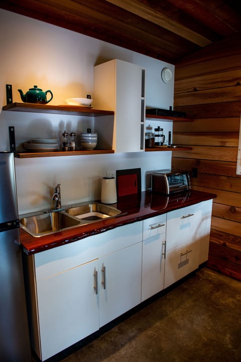 Well equipped for simple meal prep