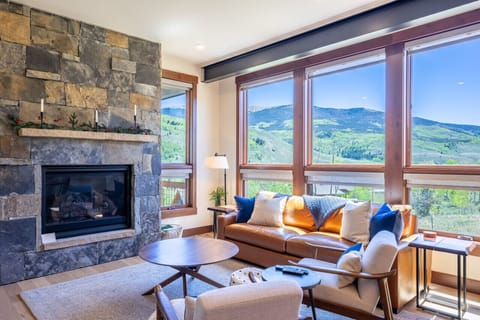 Luxury Mountain Home offering Panoramic Views in Summit Sky Ranch