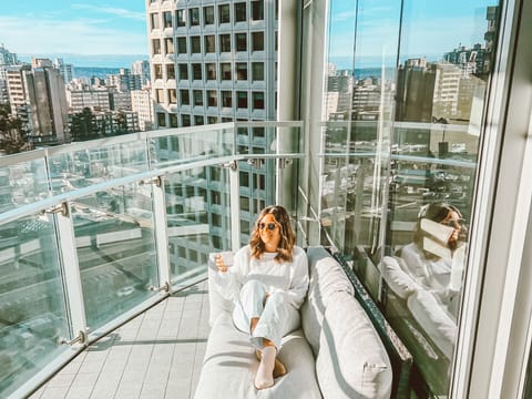 Executive One Bedroom Suite (King + Balcony + Bath) | City view