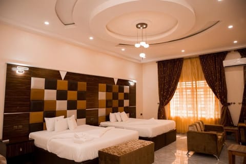 Royal Double Room Single Use | Individually decorated, individually furnished, desk, laptop workspace