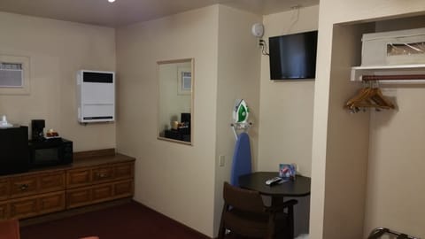 Queen Room | Coffee service