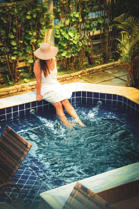 Jetted tub