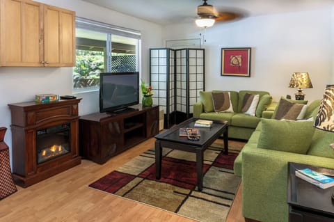 Family Bungalow | Living area | Flat-screen TV, DVD player