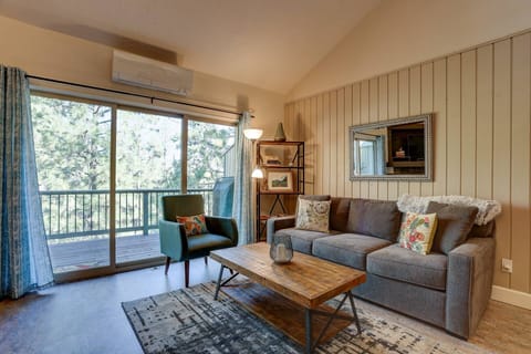 Welcome to Rabbit's Rest! We hope we get to host you at this unforgettable rental in Mt Bachelor Village!