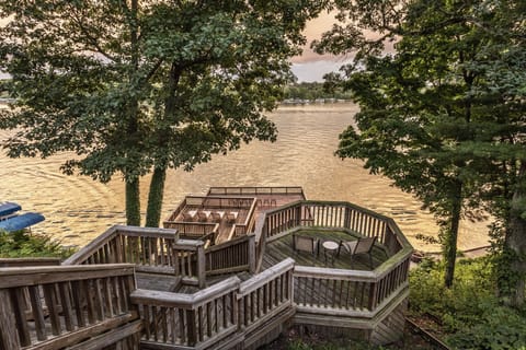 Our spacious multi-level deck that overlooks Lake Freeman