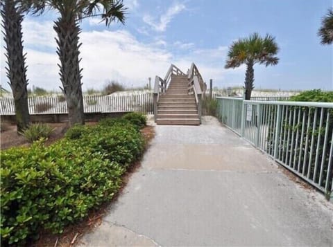 Short walk to beach no streets to cross