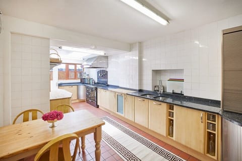 The Arches Country House, Brotton - Host & Stay