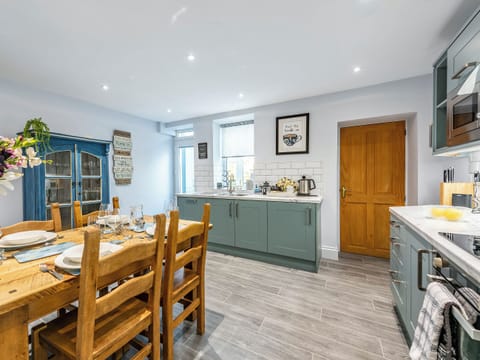 Spacious kitchen/dining room | Carrie&rsquo;s Gate, Coniston
