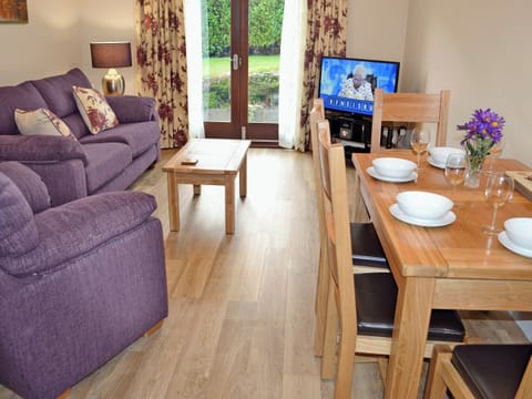 Living room/dining room | Kim&rsquo;s Retreat, Bowness on Windermere