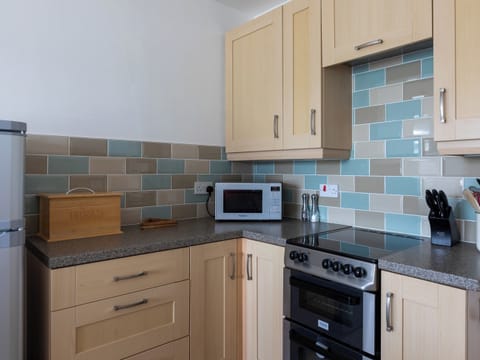 Fully appointed kitchen | The Mews, Dartmouth