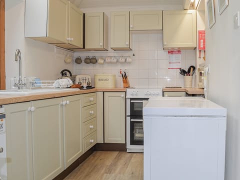 Kitchen | Caerleon, Salcombe