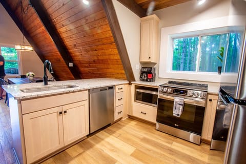 0c29045e-f1d4-410d-85c2-7f2b718aa489