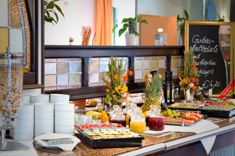 Daily buffet breakfast for a fee