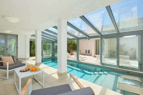 Villa (5 Bedrooms) | Terrace/patio