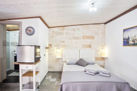 Apartment, 1 Bedroom | 1 bedroom, iron/ironing board